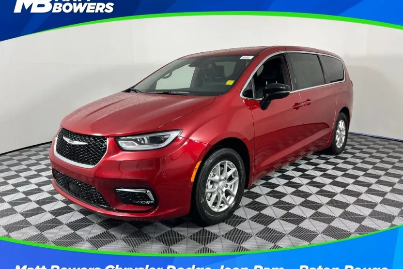 2026 Chrysler Pacifica photo 1