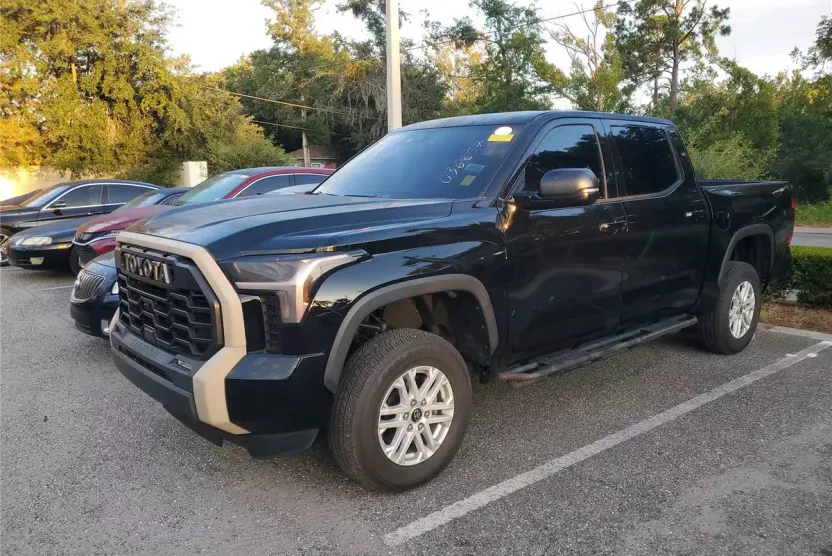 2022 Toyota Tundra SR5 CrewMax photo 1