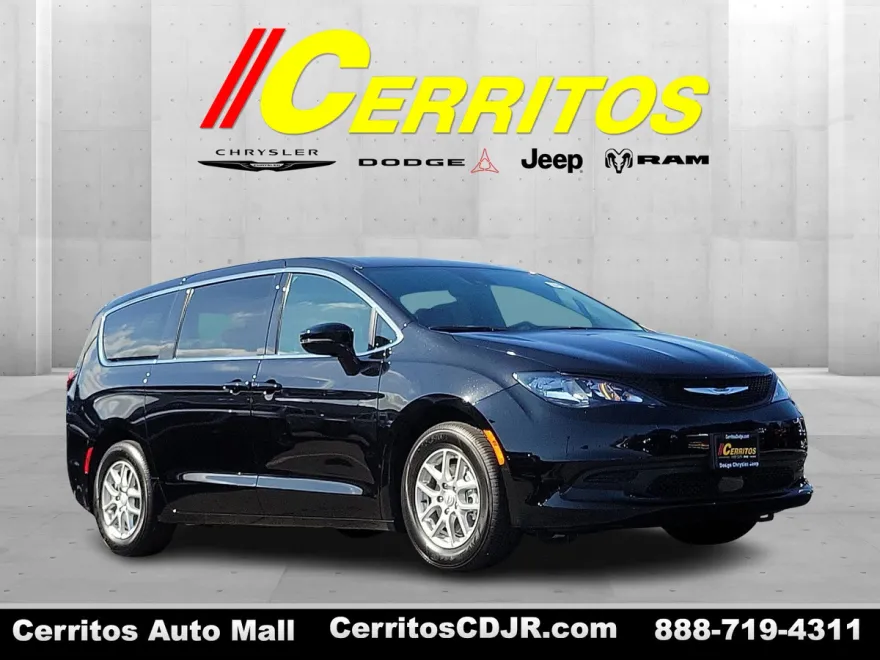 2025 Chrysler Voyager LX photo 1