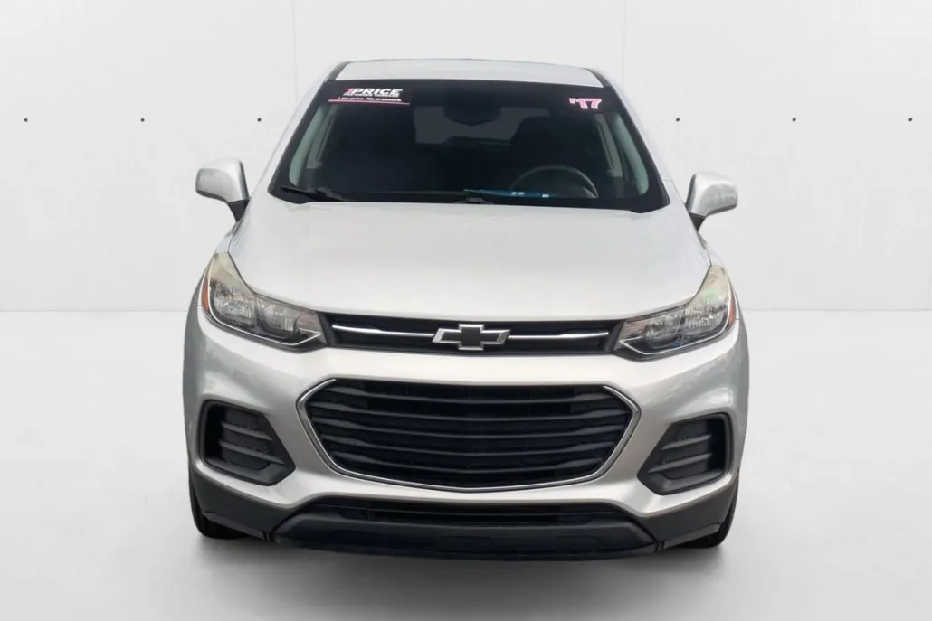 2017 Chevrolet Trax LS photo 1
