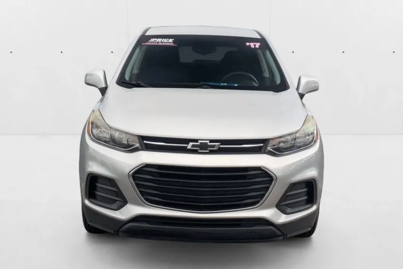 2017 Chevrolet Trax LS photo 1