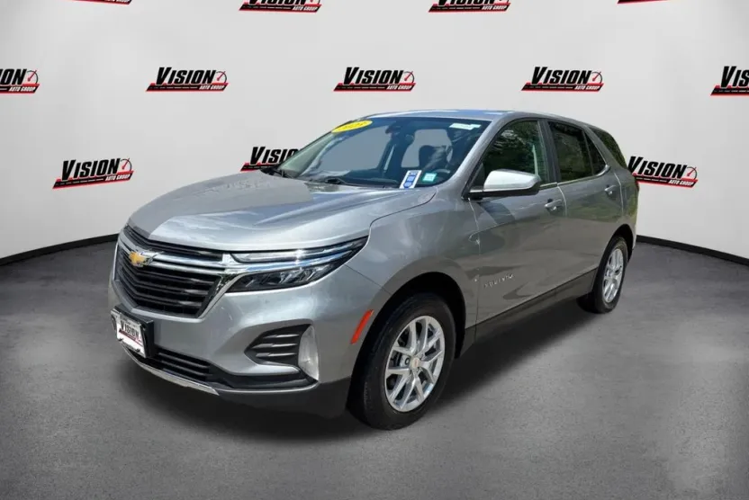 2023 Chevrolet Equinox LT photo 1