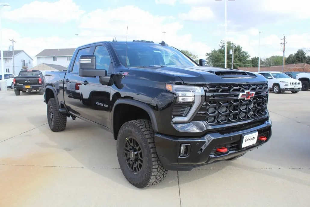 2026 Chevrolet Silverado 2500HD ZR2 photo 1