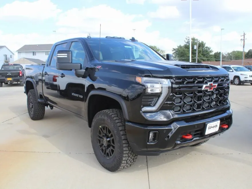 2026 Chevrolet Silverado 2500HD ZR2 photo 1