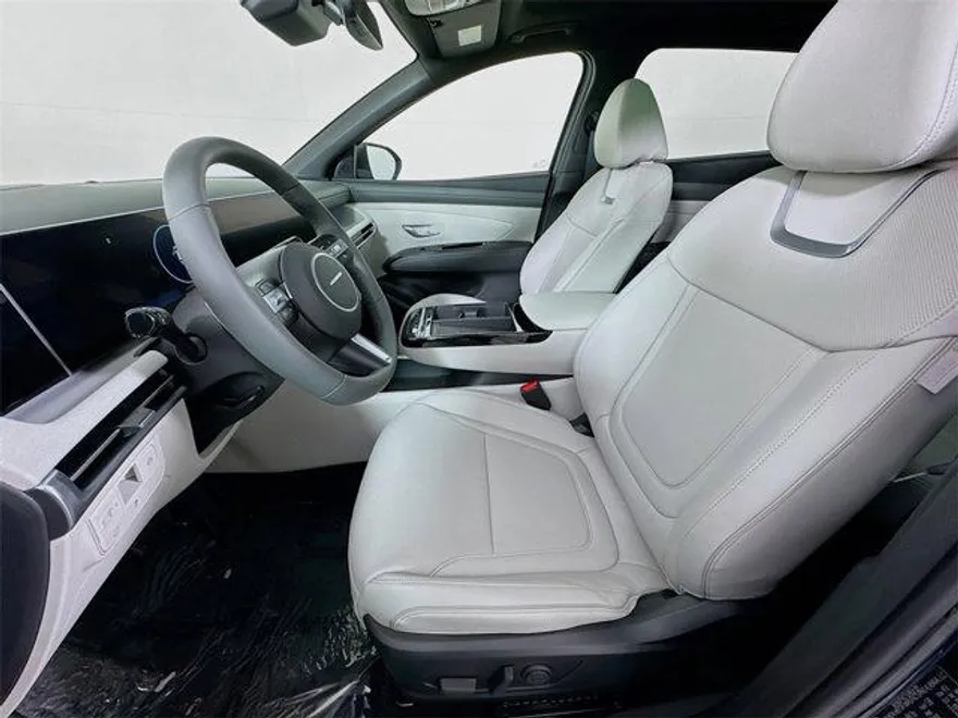 2025 Hyundai Tucson Limited photo 1