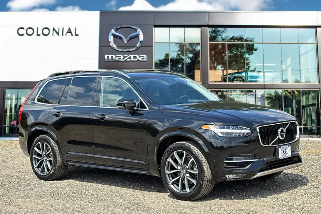 2016 Volvo XC90 T6 Momentum photo 1