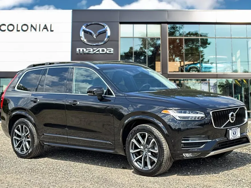 2016 Volvo XC90 T6 Momentum photo 1