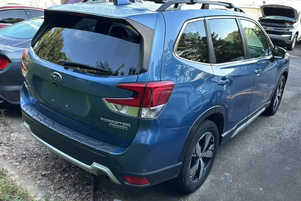 2020 Subaru Forester Touring photo 1