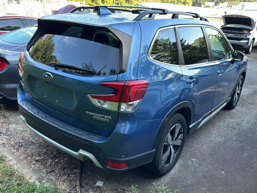 2020 Subaru Forester Touring photo 1