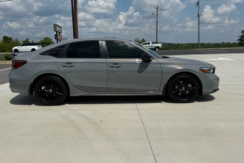 2025 Honda Civic Si photo 1