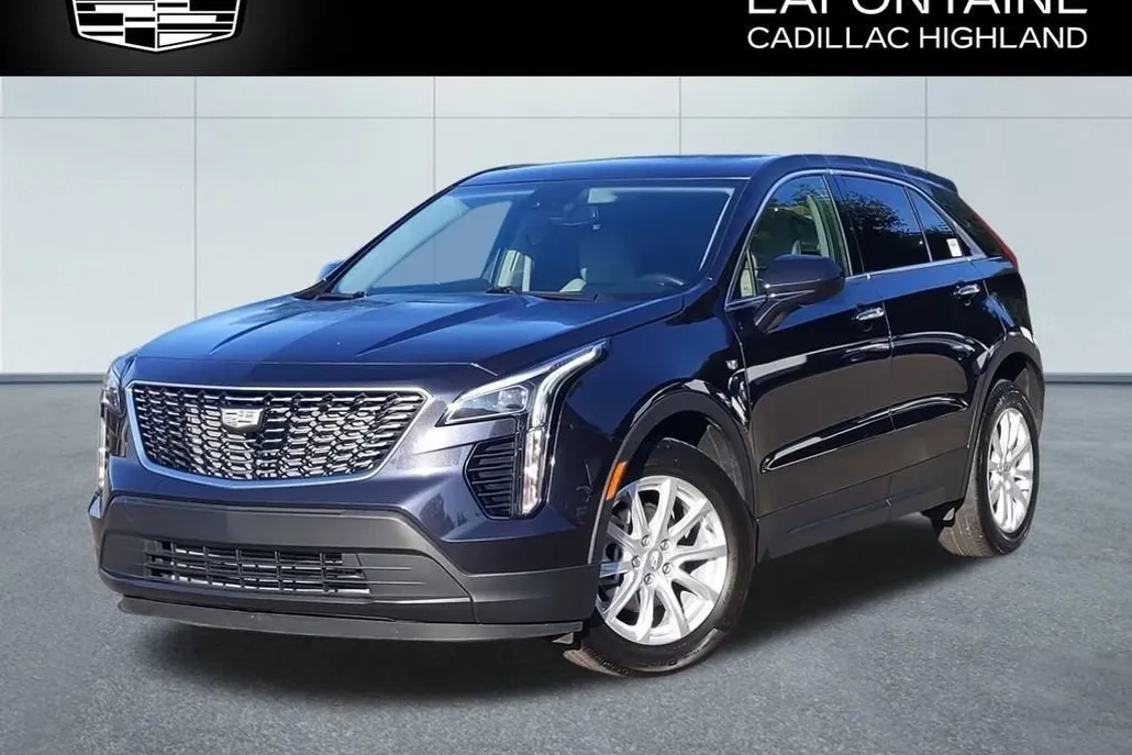 2023 Cadillac XT4 Luxury photo 1