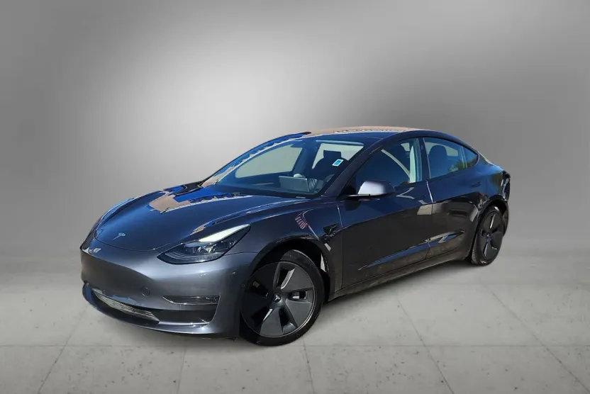 2021 Tesla Model 3 Standard Range Plus photo 1