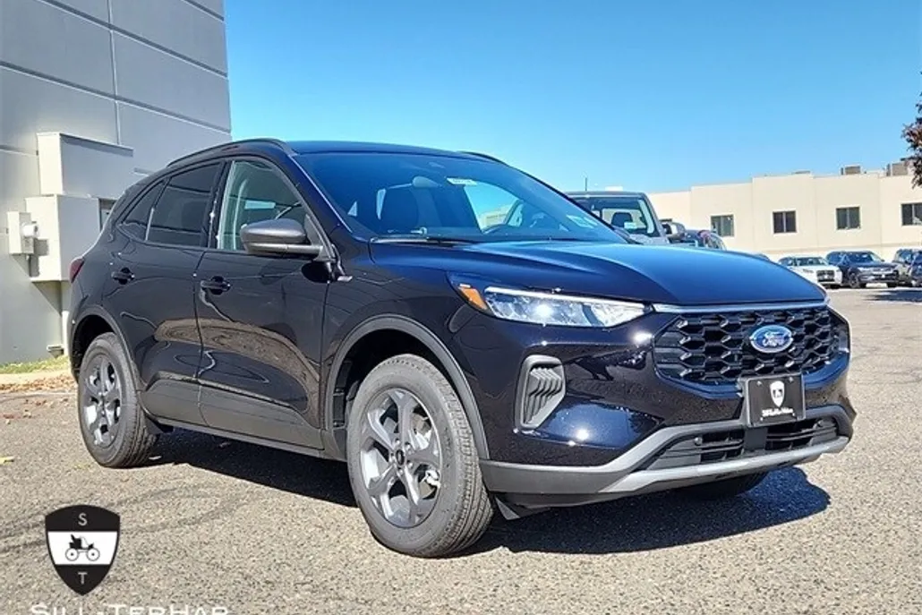 2025 Ford Escape ST-Line photo 1