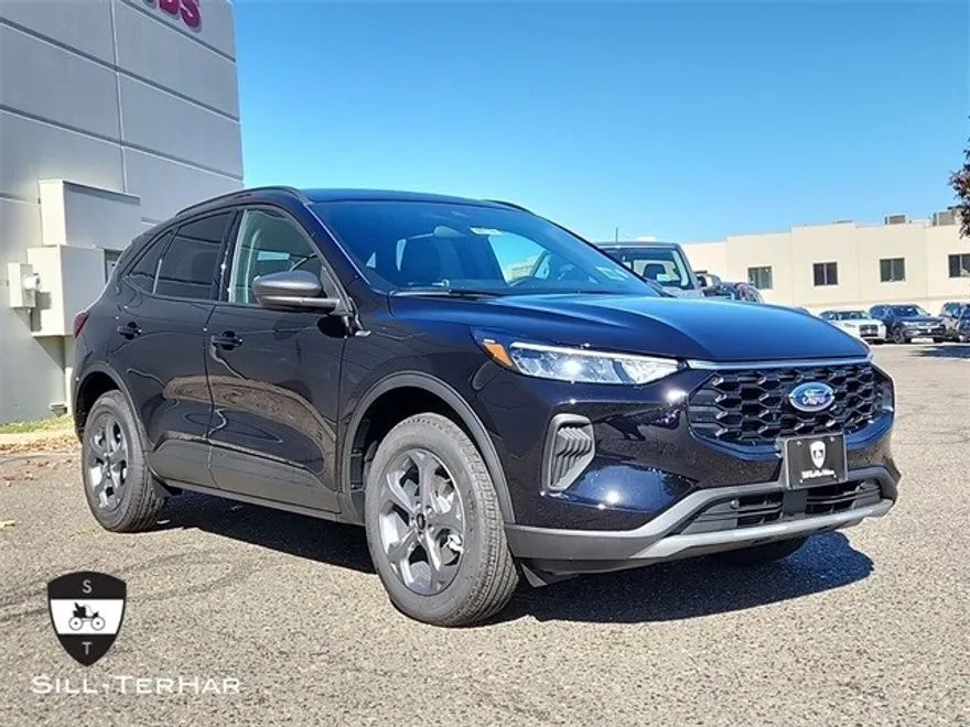 2025 Ford Escape ST-Line photo 1