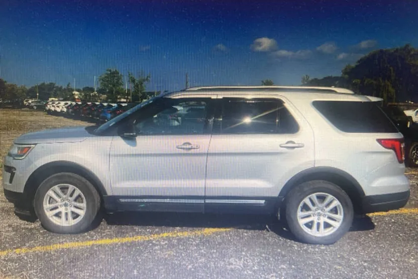 2019 Ford Explorer XLT photo 1