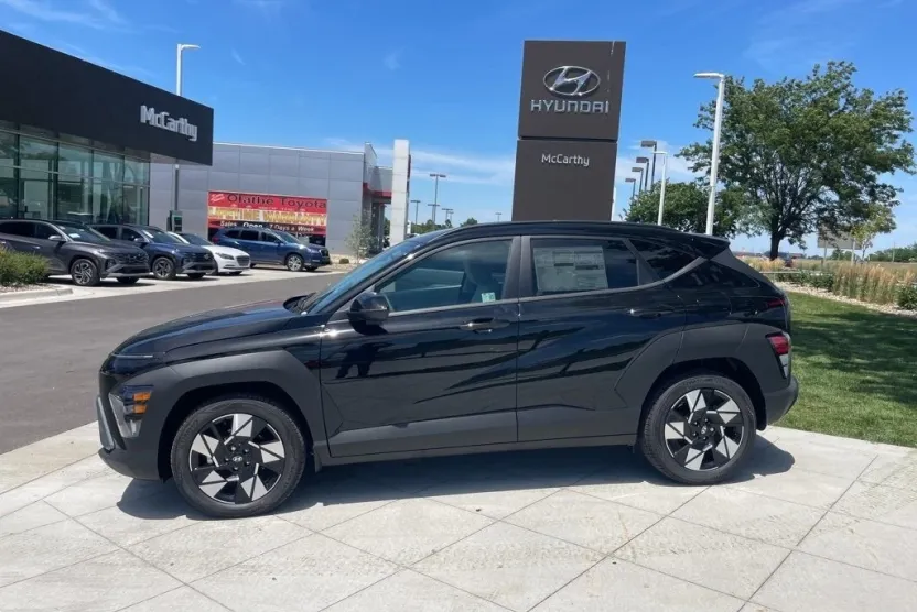 2025 Hyundai Kona SEL photo 1