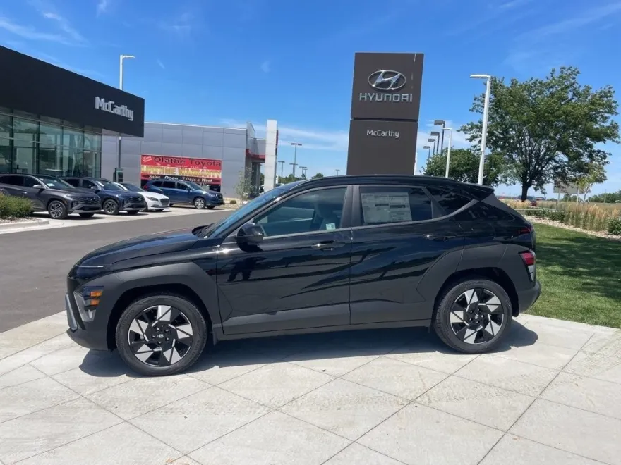 2025 Hyundai Kona SEL photo 1