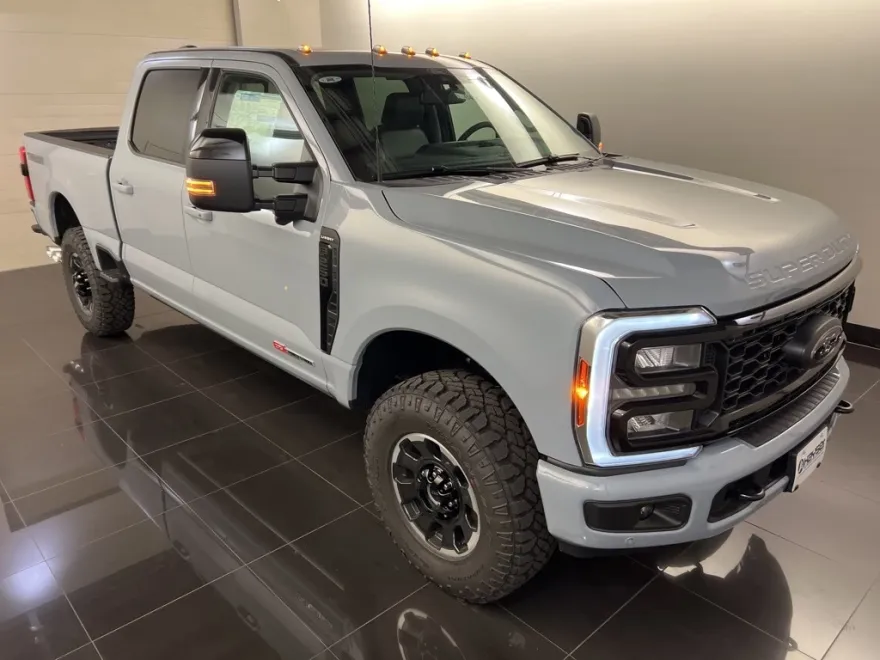 2026 Ford F-250 Lariat photo 1