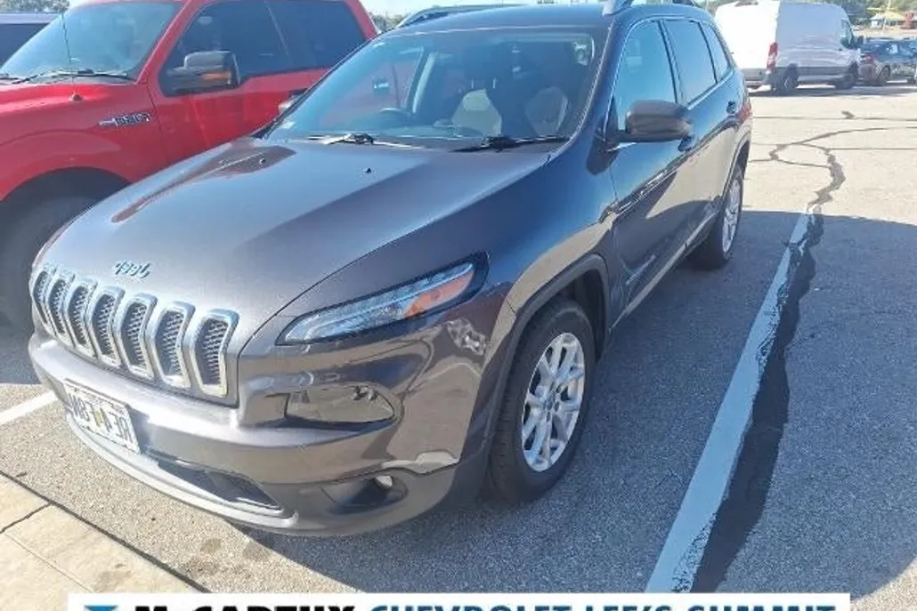 2016 Jeep Cherokee Latitude photo 1