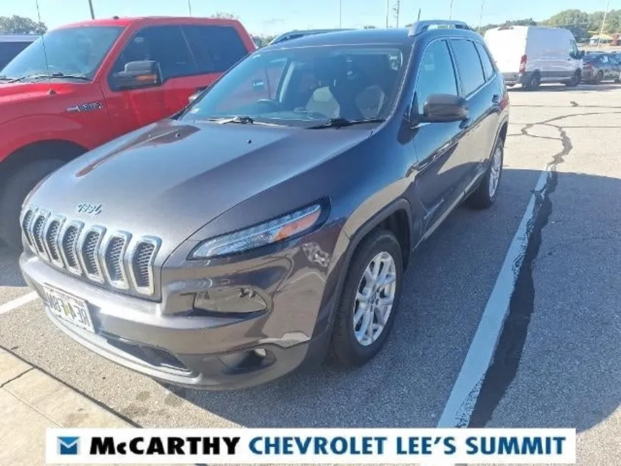 2016 Jeep Cherokee Latitude photo 1