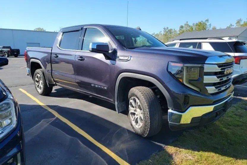 2022 Gmc Sierra 1500 SLE photo 1