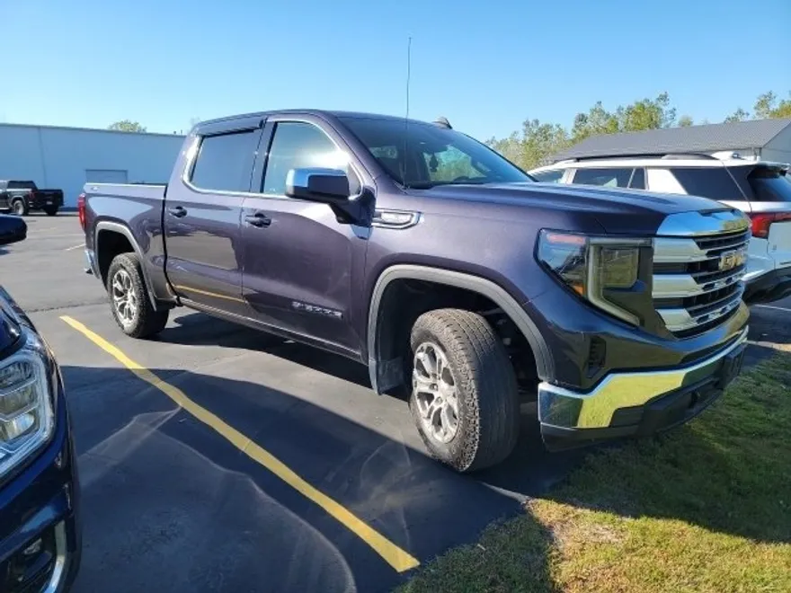 2022 Gmc Sierra 1500 SLE photo 1