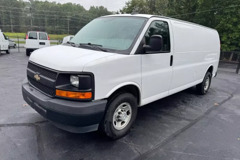 2017 Chevrolet Express 2500 Cargo photo 1