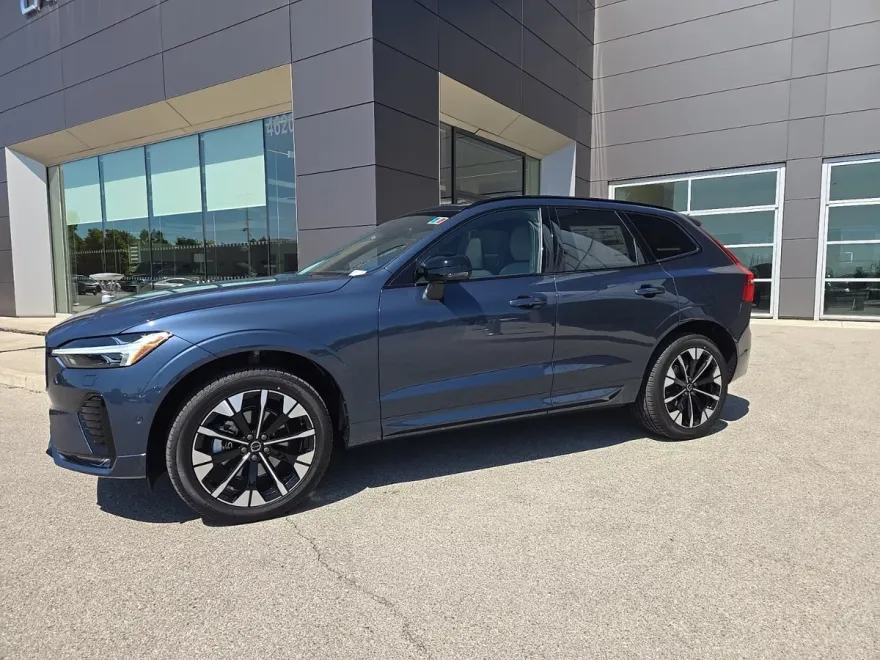 2026 Volvo XC60 B5 Plus photo 1