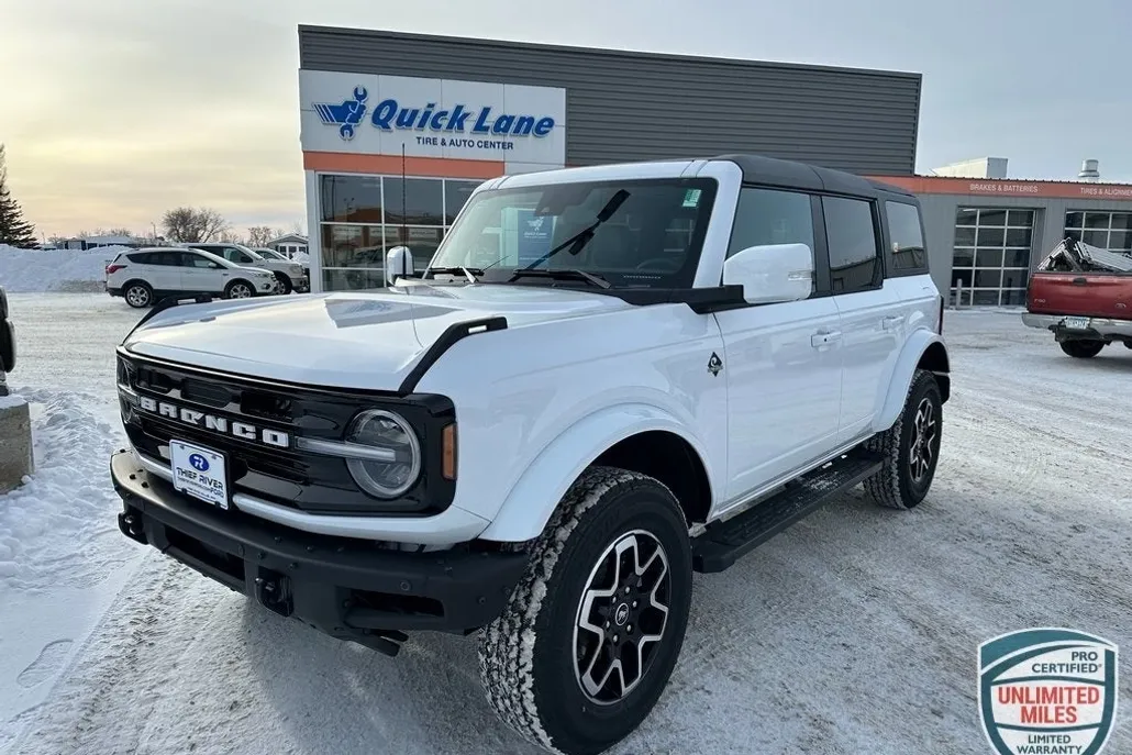 2024 Ford Bronco Outer Banks photo 1