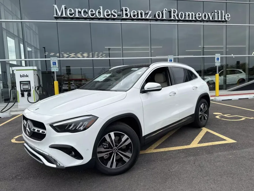 2026 Mercedes Benz GLA 250 4MATIC photo 1