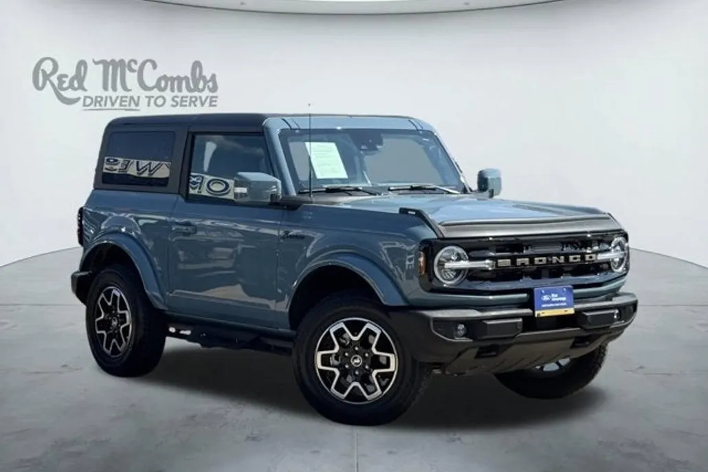 2023 Ford Bronco Outer Banks photo 1