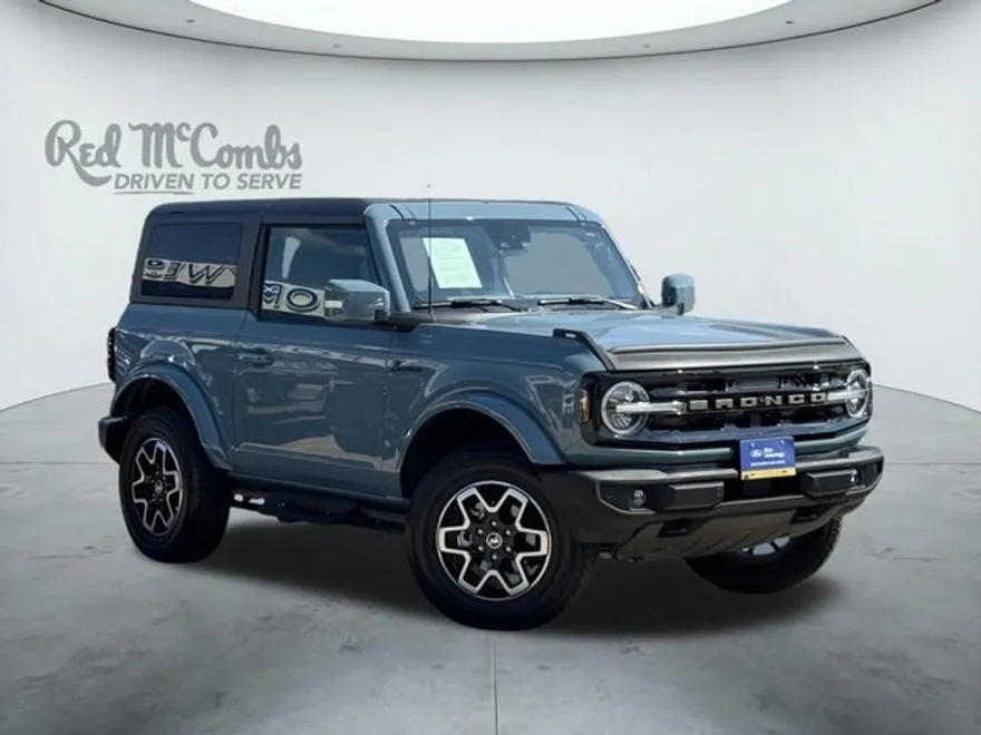2023 Ford Bronco Outer Banks photo 1