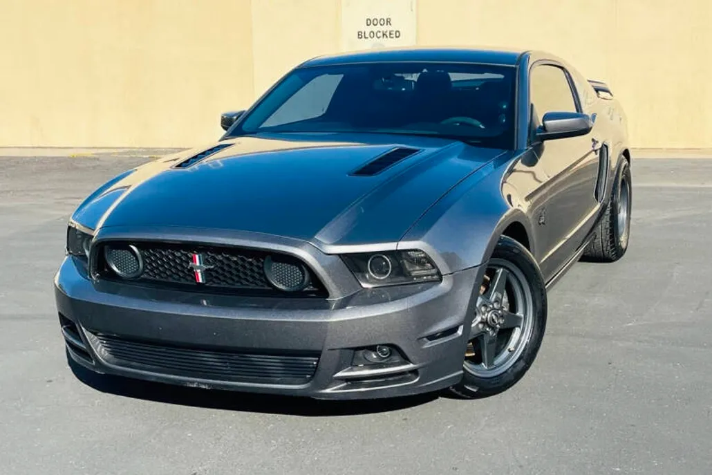 2014 Ford Mustang GT Premium photo 1