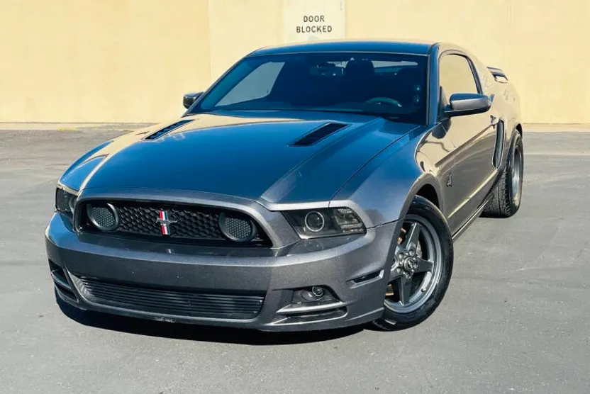 2014 Ford Mustang GT Premium photo 1