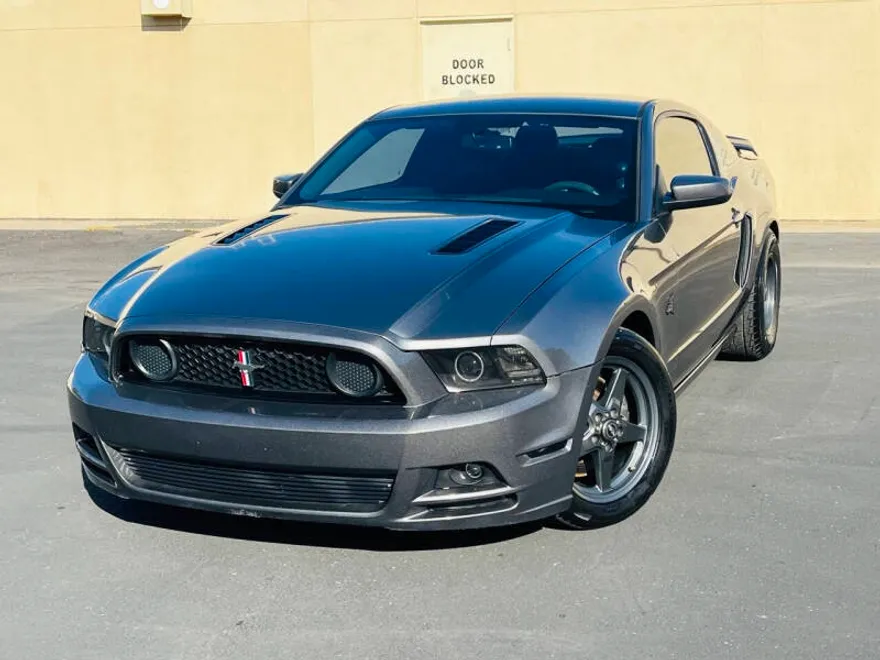 2014 Ford Mustang GT Premium photo 1