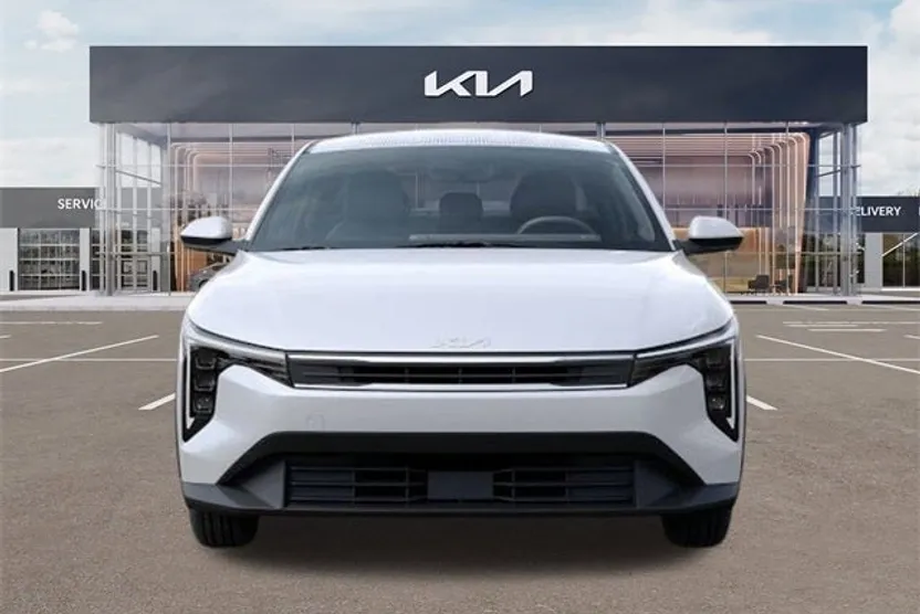 2025 Kia K4 LXS photo 1