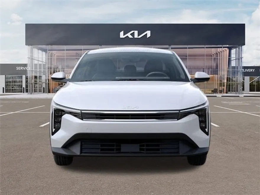 2025 Kia K4 LXS photo 1
