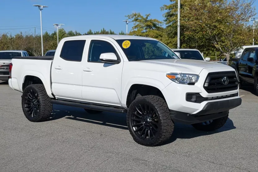 2022 Toyota Tacoma 4x4 SR photo 1