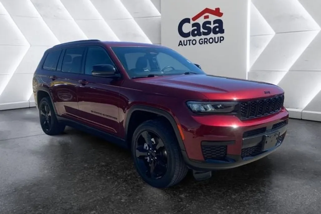 2023 Jeep Grand Cherokee Altitude photo 1