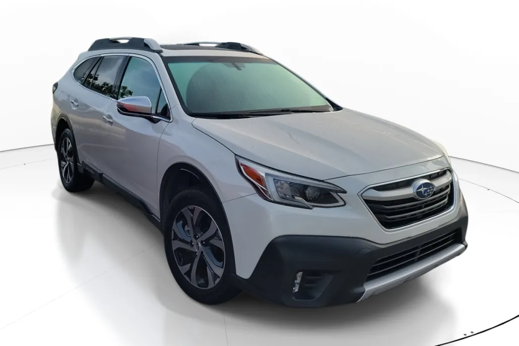 2021 Subaru Outback Touring photo 1