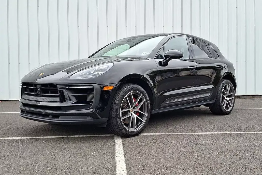 2023 Porsche Macan S photo 1