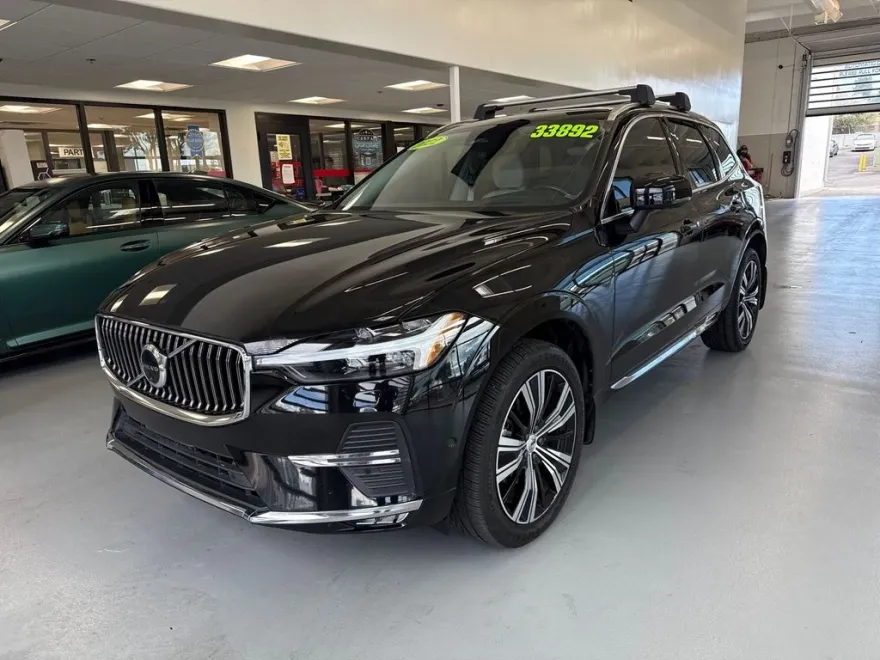 2022 Volvo XC60 B5 Inscription photo 1