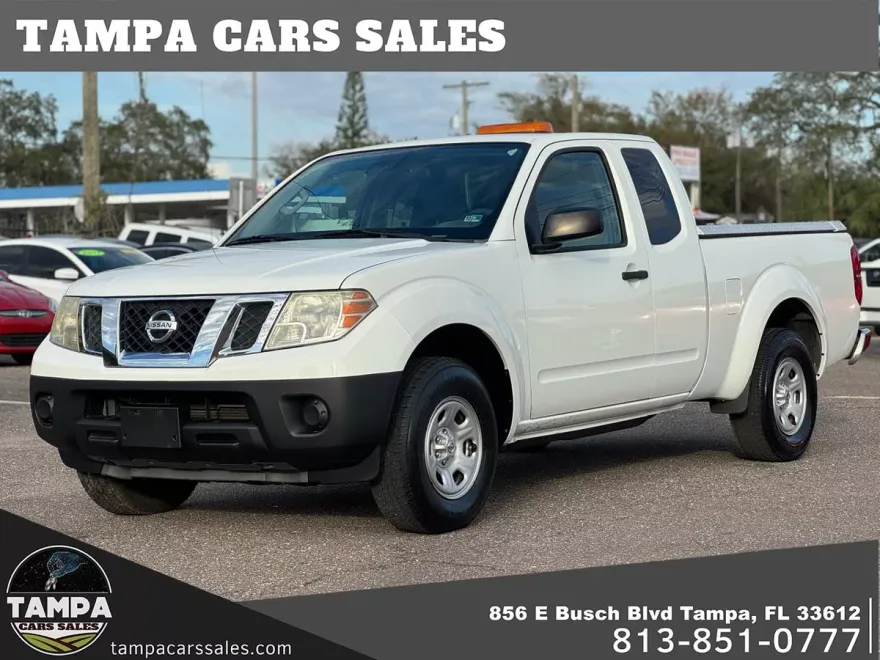 2015 Nissan Frontier SV King Cab photo 1