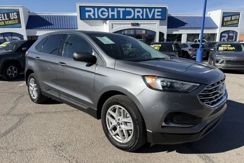 2022 Ford Edge SEL photo 1