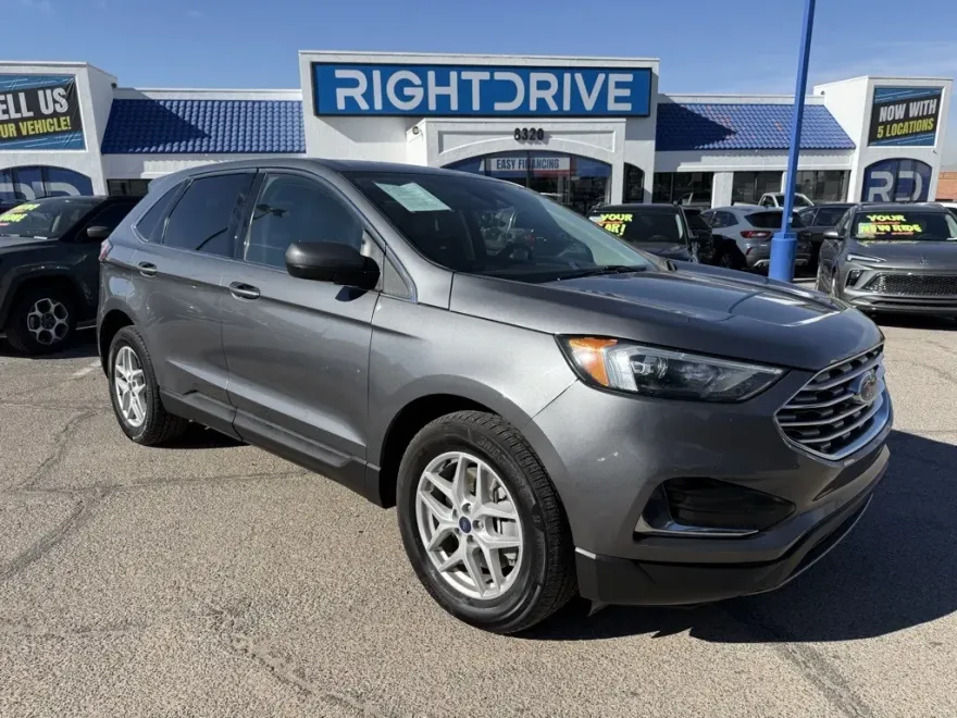 2022 Ford Edge SEL photo 1
