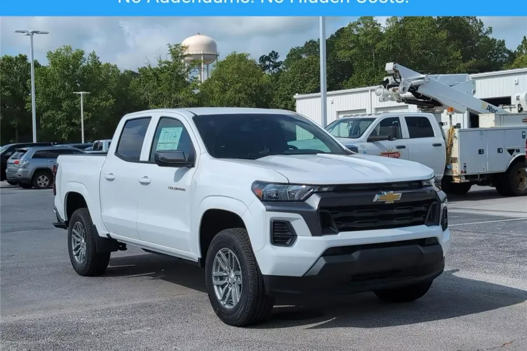 2025 Chevrolet Colorado Work Truck LT photo 1
