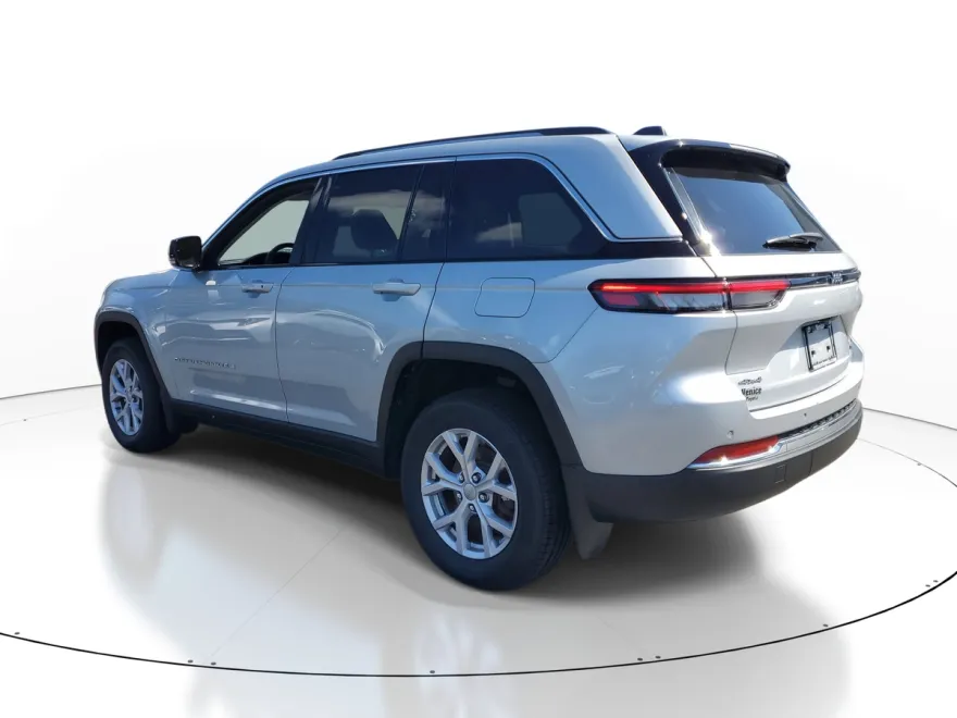 2022 Jeep Grand Cherokee Limited photo 1