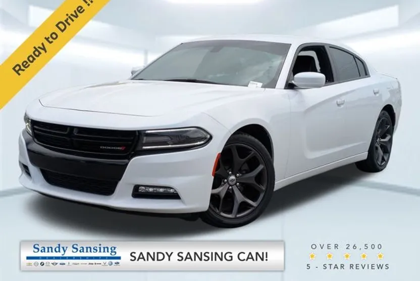 2017 Dodge Charger SXT photo 1