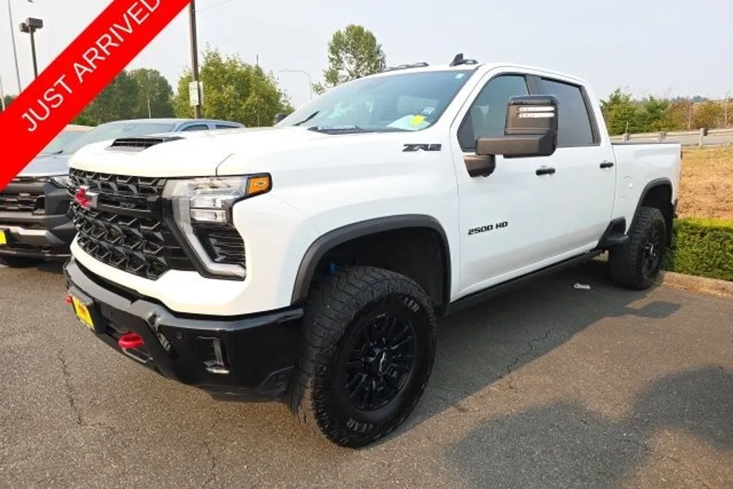 2025 Chevrolet Silverado 2500HD ZR2 photo 1