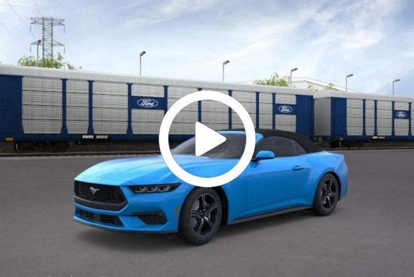 2025 Ford Mustang EcoBoost photo 1